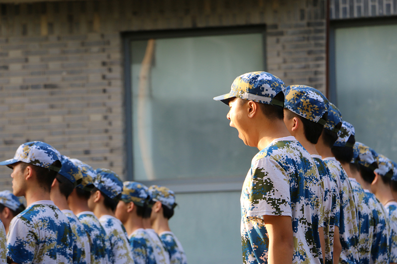 徐蒙南《片刻休息》.jpg